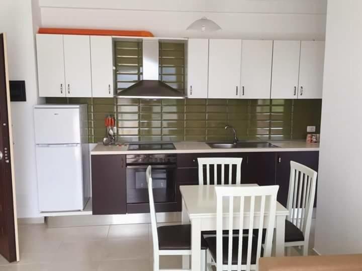 Migi Residence Дуррес Екстер'єр фото