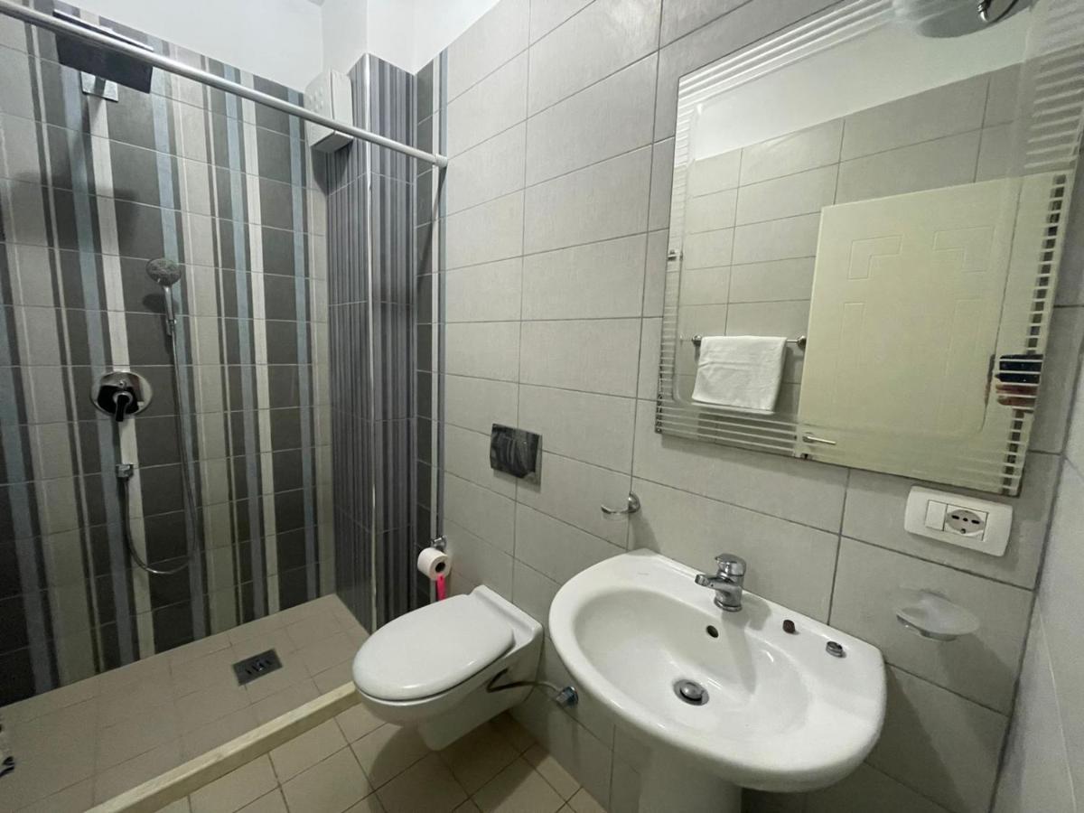 Migi Residence Дуррес Екстер'єр фото