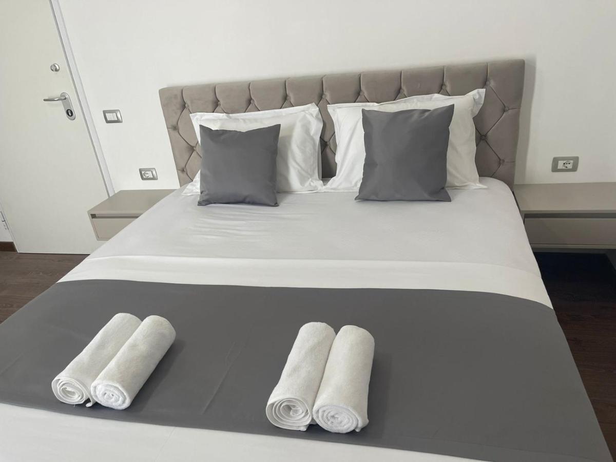 Migi Residence Дуррес Екстер'єр фото